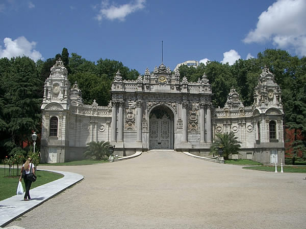 dolmabahce-palazzo.jpg