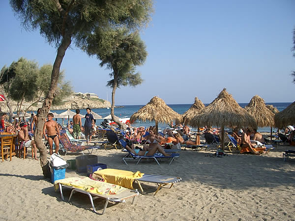 mikonos-paradise-beach-ombrelloni.jpg